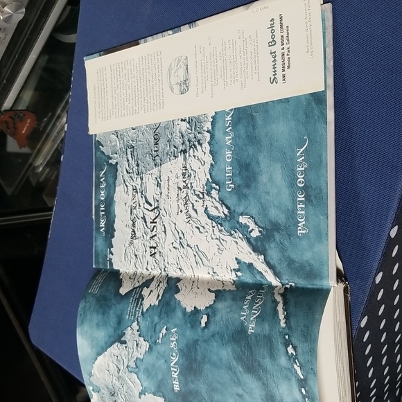 ✨ALASKA COFFEE TABLE BOOK - Picture 11 of 11